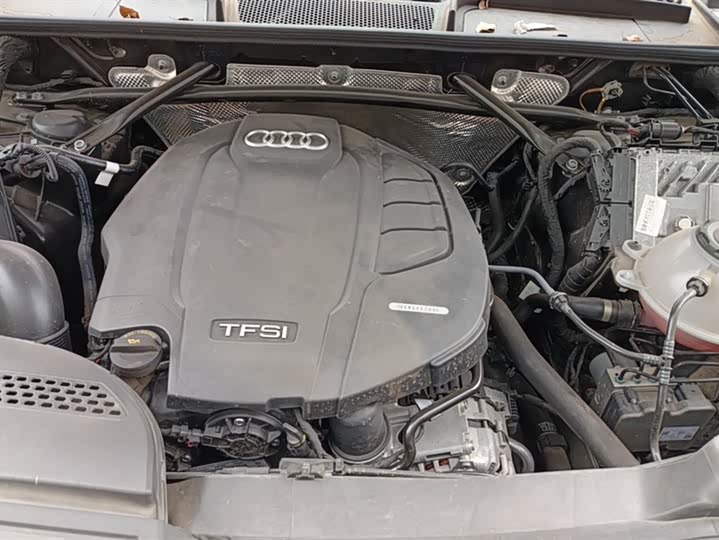 Фото 10 - Audi Q5L