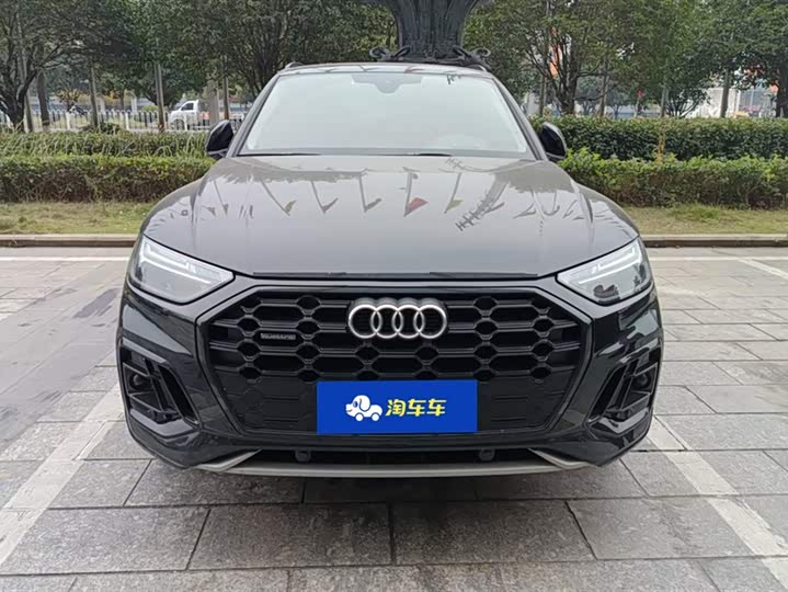 Фото 2 - Audi Q5L