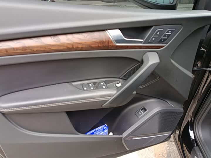 Фото 7 - Audi Q5L