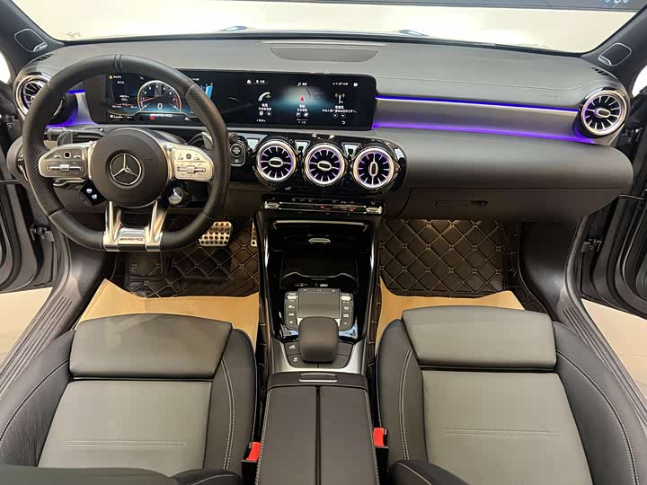 Фото 10 - Mercedes-Benz A-Class AMG