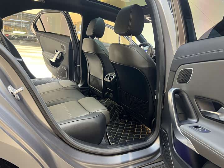 Фото 13 - Mercedes-Benz A-Class AMG