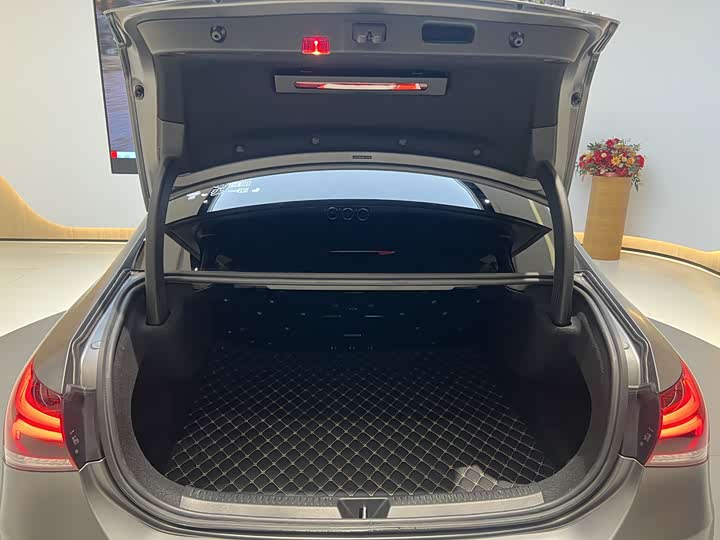 Фото 15 - Mercedes-Benz A-Class AMG