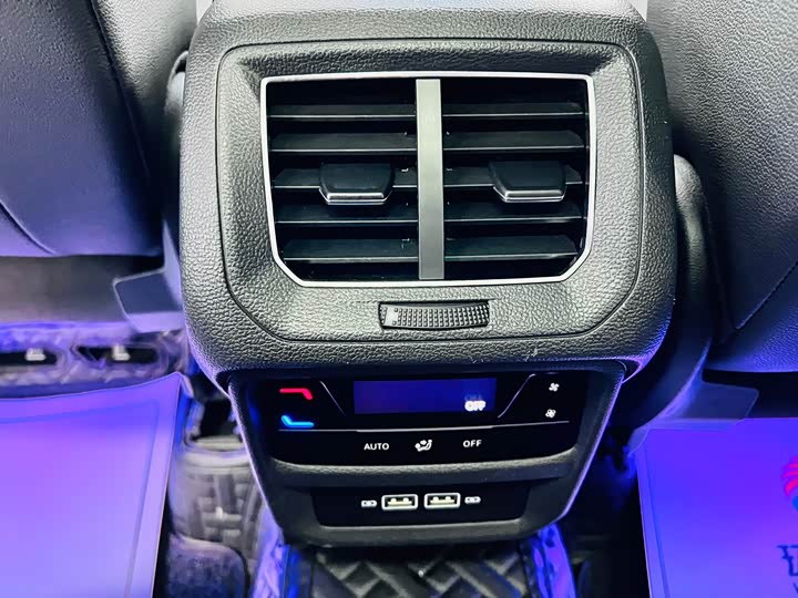 Фото 20 - Volkswagen Tayron