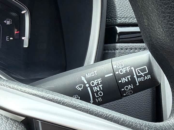 Фото 17 - Honda CR-V