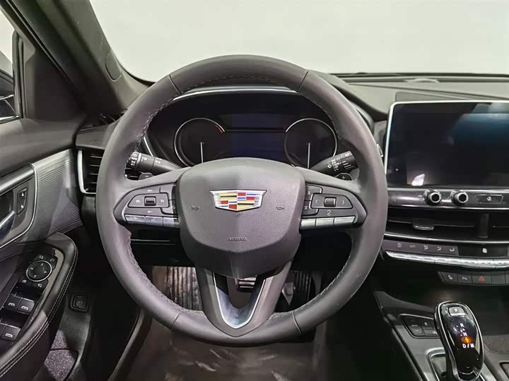 Фото 11 - Cadillac CT5