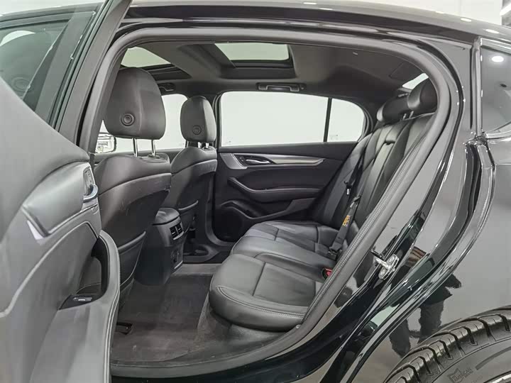 Фото 15 - Cadillac CT5