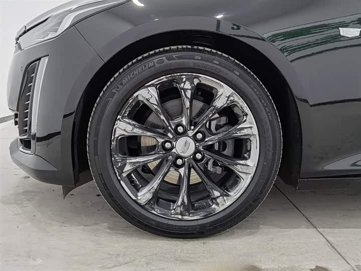 Фото 17 - Cadillac CT5