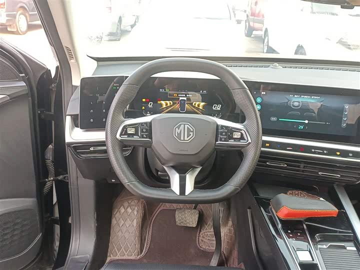 Фото 11 - MG Motor One