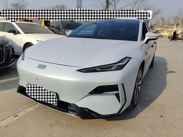 Фото 1 - Geely Galaxy E8