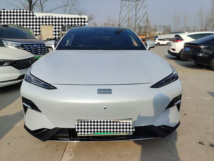 Фото 2 - Geely Galaxy E8