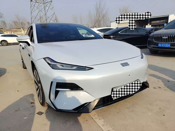 Фото 3 - Geely Galaxy E8