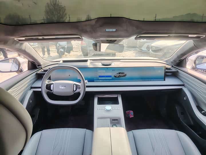 Фото 7 - Geely Galaxy E8