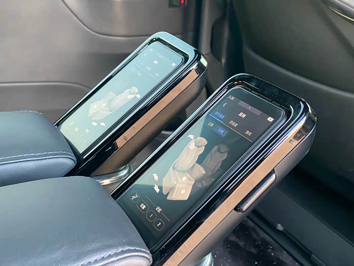 Фото 22 - Toyota Vellfire