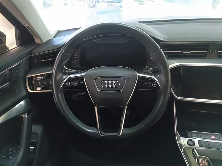 Фото 11 - Audi A6L