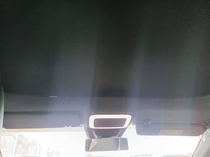 Фото 8 - Zeekr X