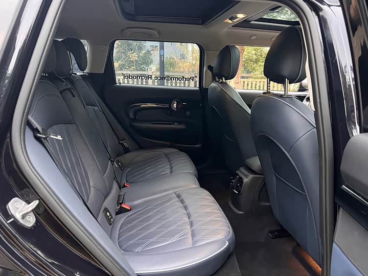 Фото 13 - Mini Clubman