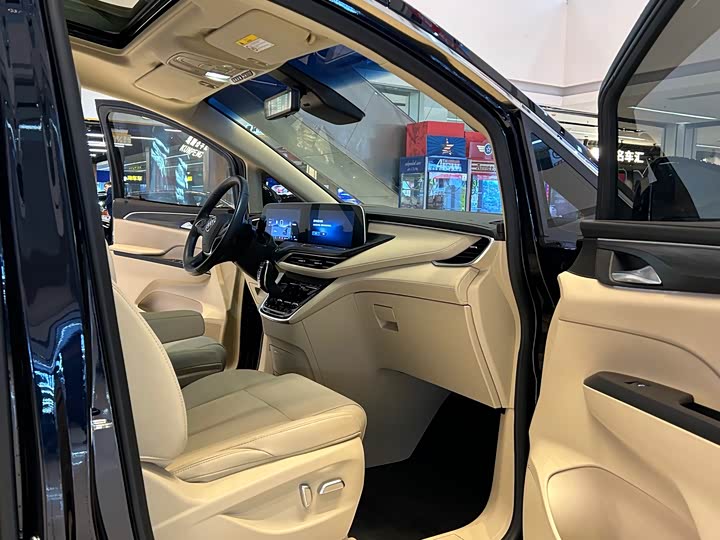 Фото 11 - Buick GL8 ES