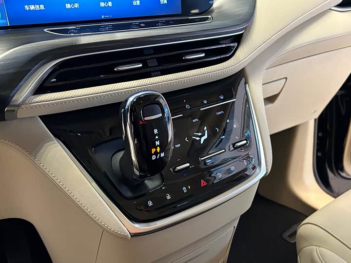 Фото 22 - Buick GL8 ES