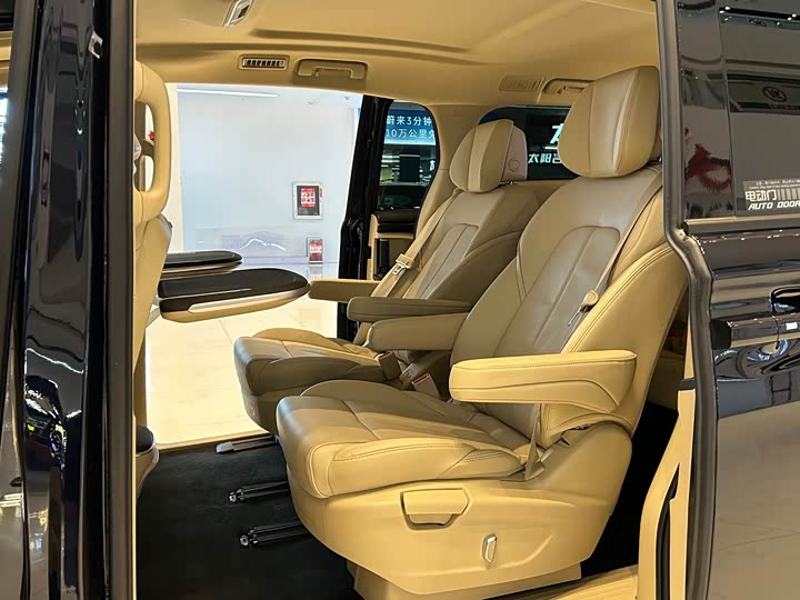 Фото 8 - Buick GL8 ES