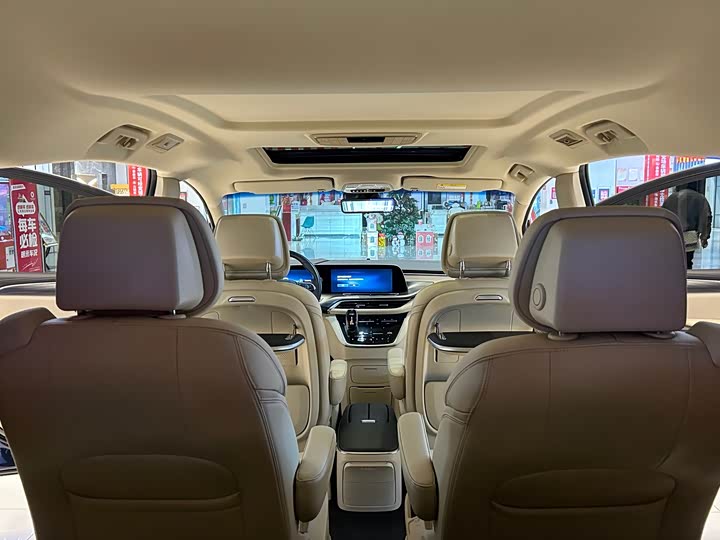 Фото 9 - Buick GL8 ES