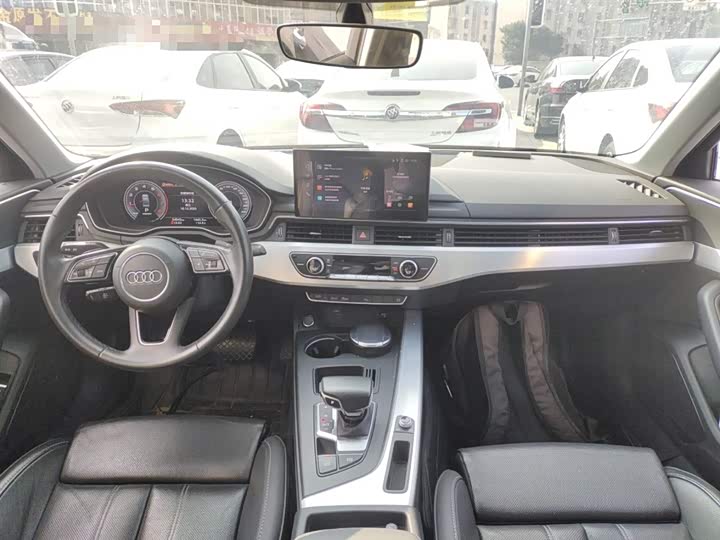 Фото 10 - Audi A4L