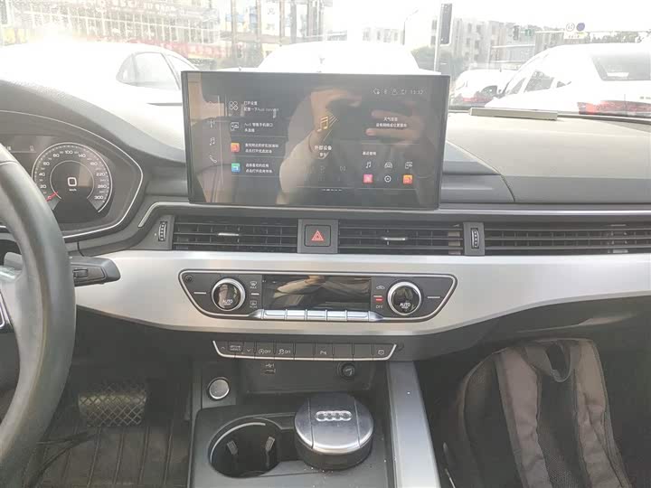 Фото 13 - Audi A4L