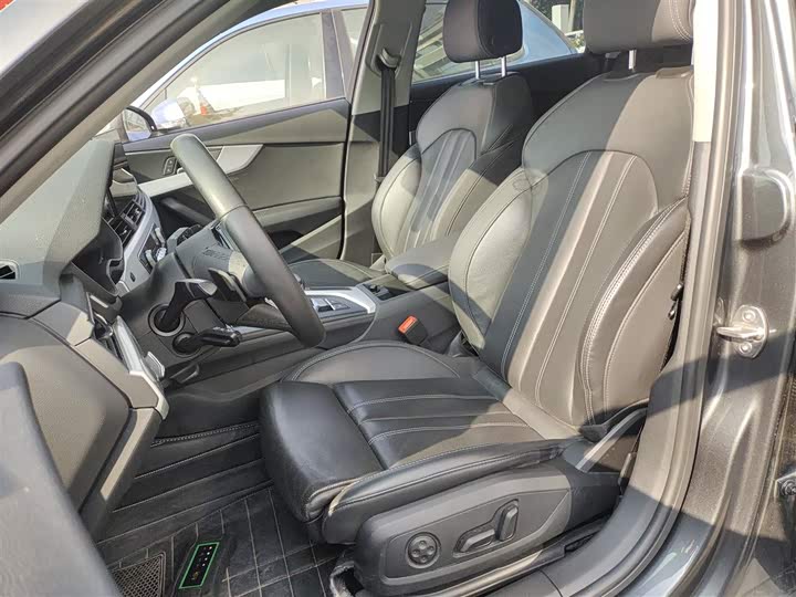 Фото 15 - Audi A4L