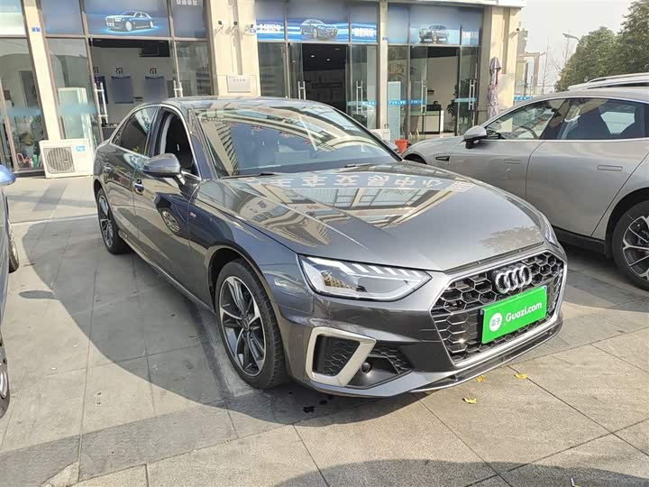 Фото 4 - Audi A4L