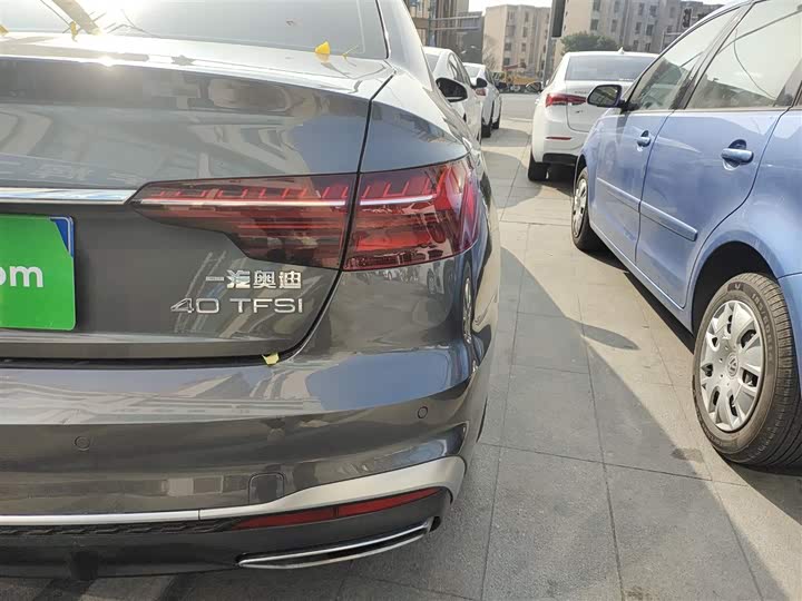 Фото 8 - Audi A4L