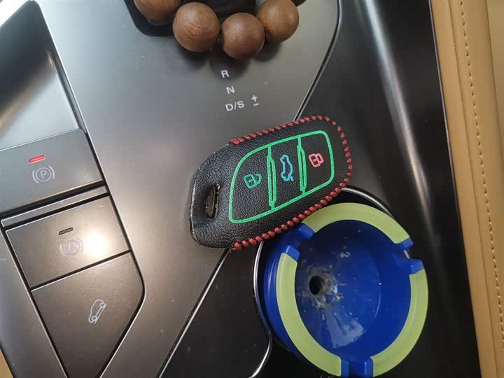 Фото 12 - Roewe RX5