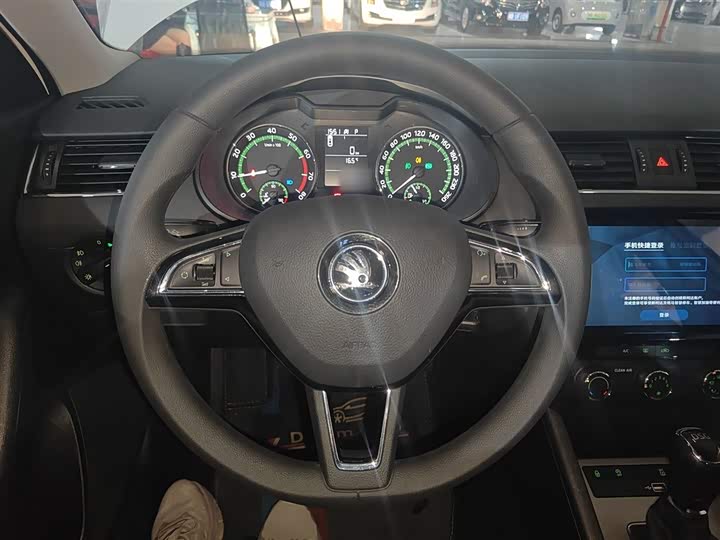 Фото 11 - Skoda Octavia Pro