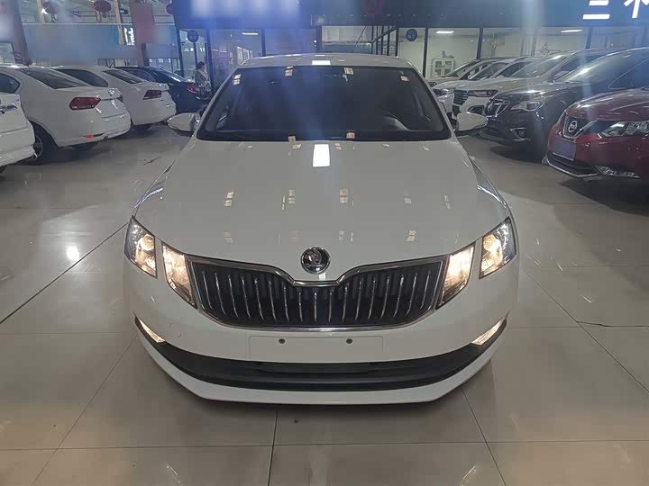 Фото 3 - Skoda Octavia Pro