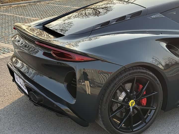 Фото 3 - Lotus Emira