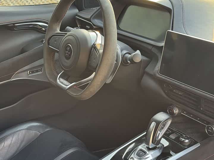 Фото 4 - Lotus Emira