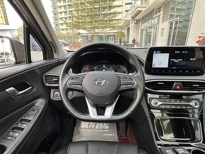 Фото 15 - Hyundai Santa Fe