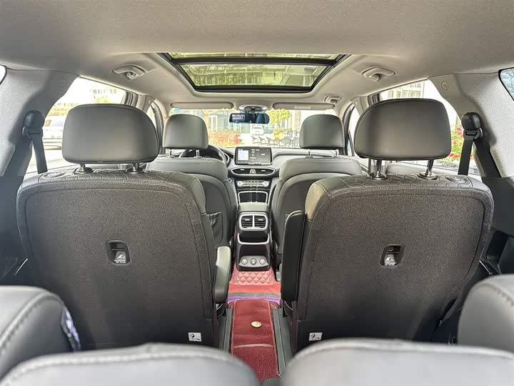 Фото 25 - Hyundai Santa Fe