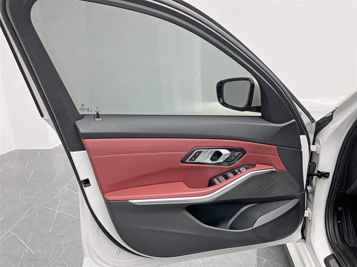 Фото 12 - BMW i3