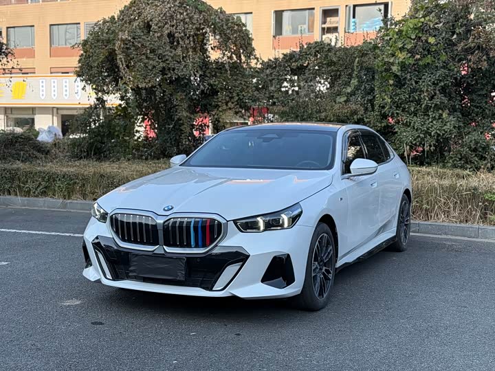 Фото 1 - BMW 5 Series