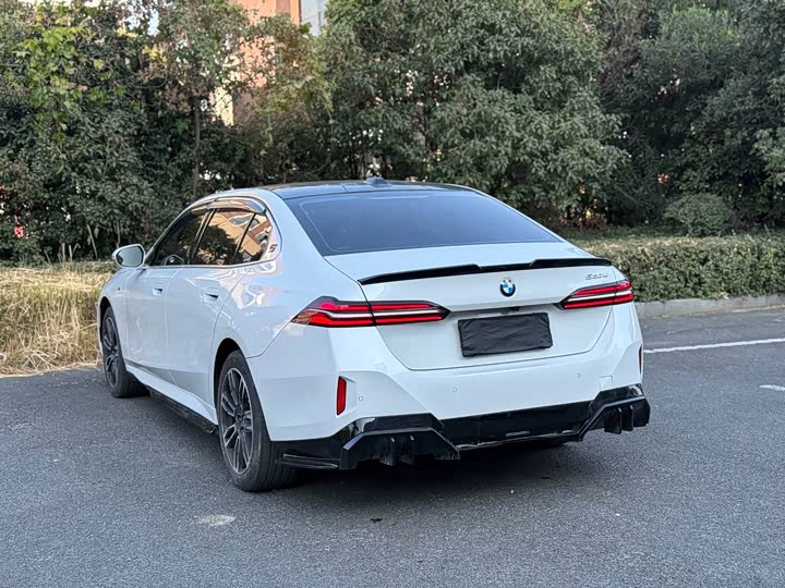 Фото 11 - BMW 5 Series