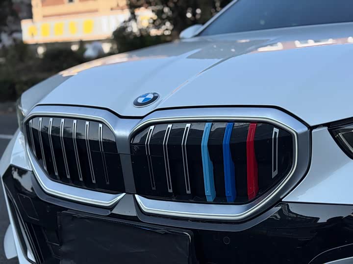 Фото 13 - BMW 5 Series