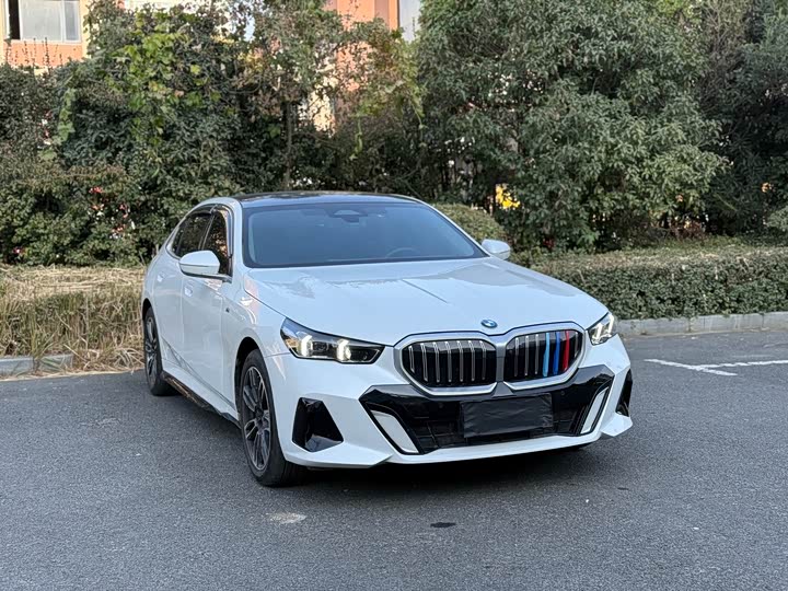 Фото 3 - BMW 5 Series