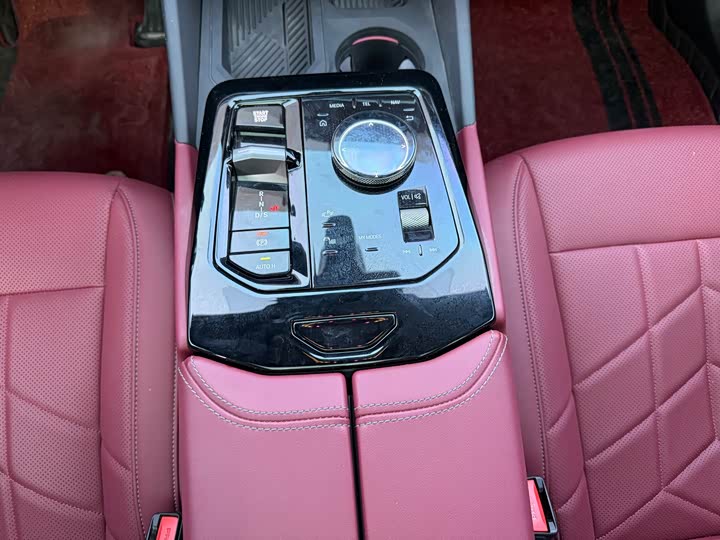 Фото 6 - BMW 5 Series