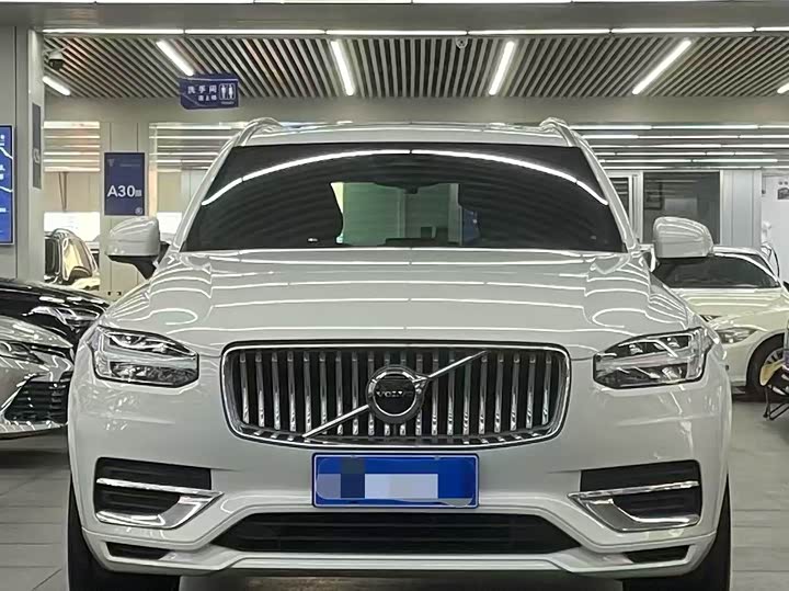 Фото 2 - Volvo XC90
