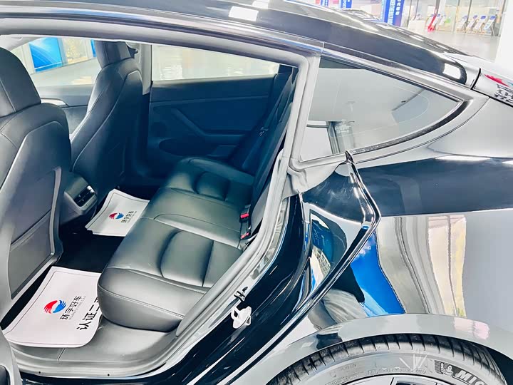 Фото 18 - Tesla Model 3