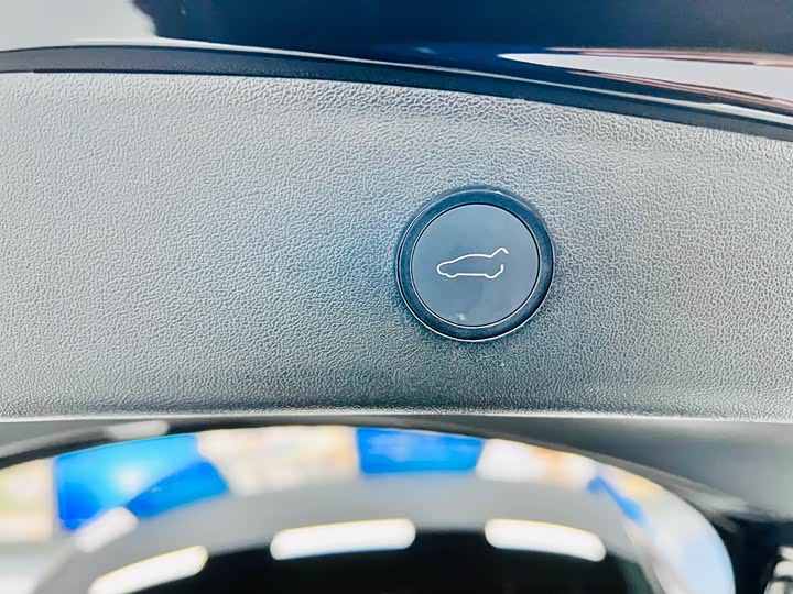 Фото 20 - Tesla Model 3