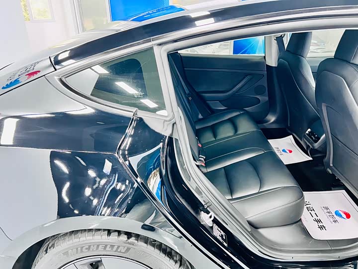 Фото 21 - Tesla Model 3