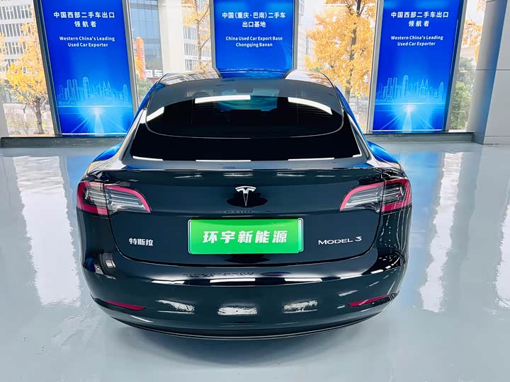 Фото 6 - Tesla Model 3