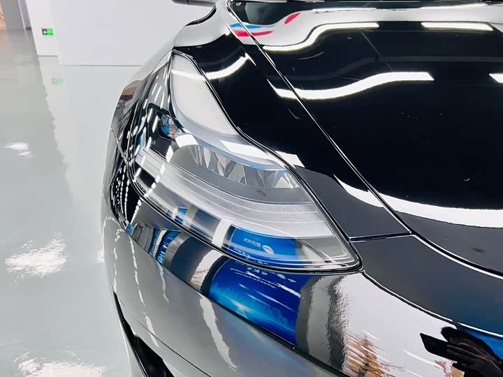 Фото 9 - Tesla Model 3