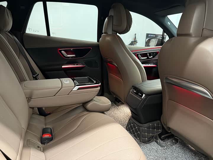 Фото 7 - Mercedes-Benz EQE SUV