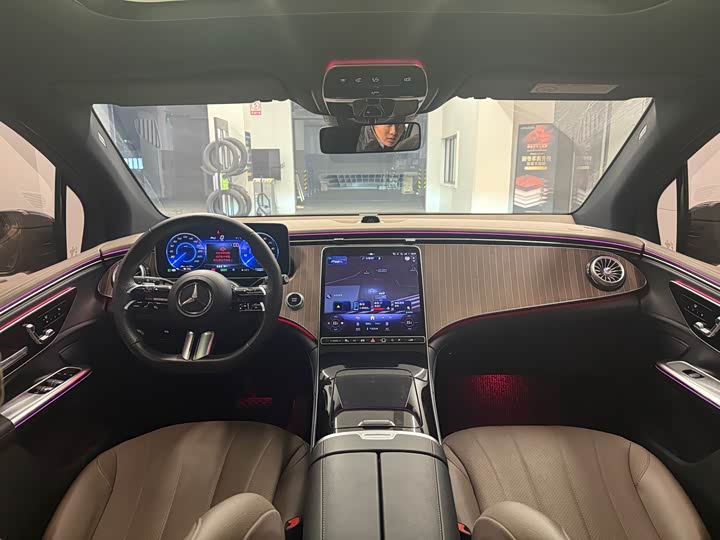 Фото 9 - Mercedes-Benz EQE SUV